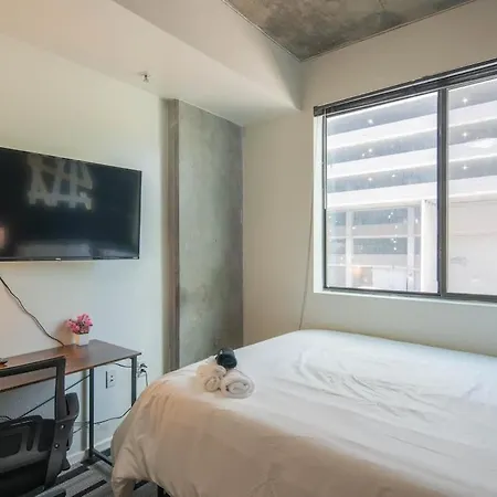 Calm 2Bd - Central Dt - Gym, Pool, Parking - Sleep 8 Phoenix Exterior photo