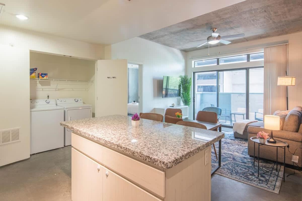 Appartement Calm 2bd - Dt - Gym, Pool, Parking - Sleep 8 Phoenix