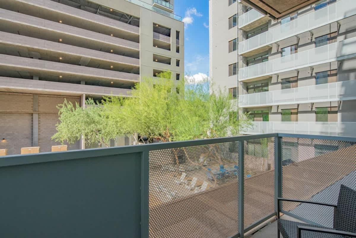 Calm 2bd - Dt - Gym, Pool, Parking - Sleep 8 Phoenix